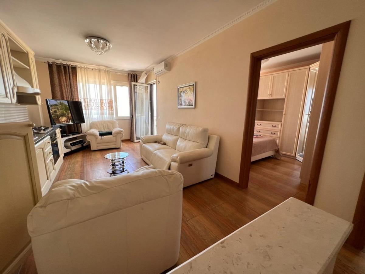 Apartament On The - Durres2